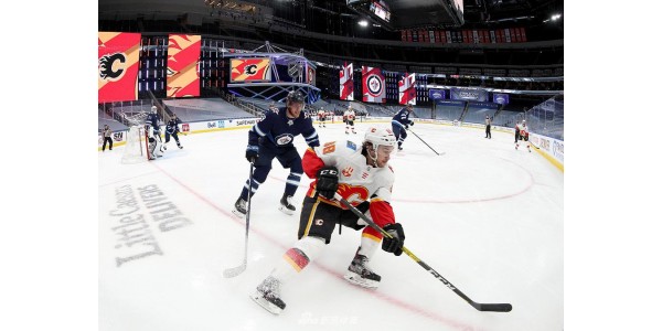 De indruk van elk team op het publiek aan het begin van de NHL-rematch